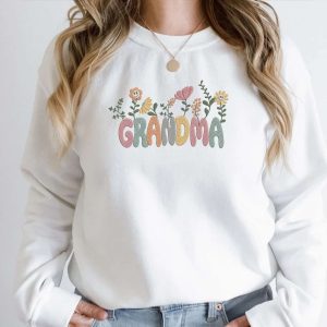 Custom Flower Grandma Embroidery Sweatshirt - Mother's Day Gift